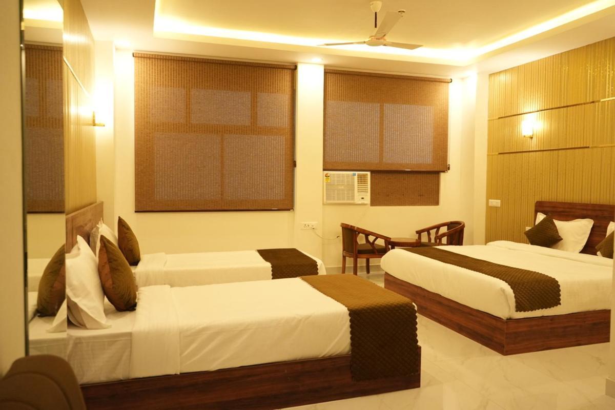 Hotel Golden Palace ลัคเนา ภายนอก รูปภาพ