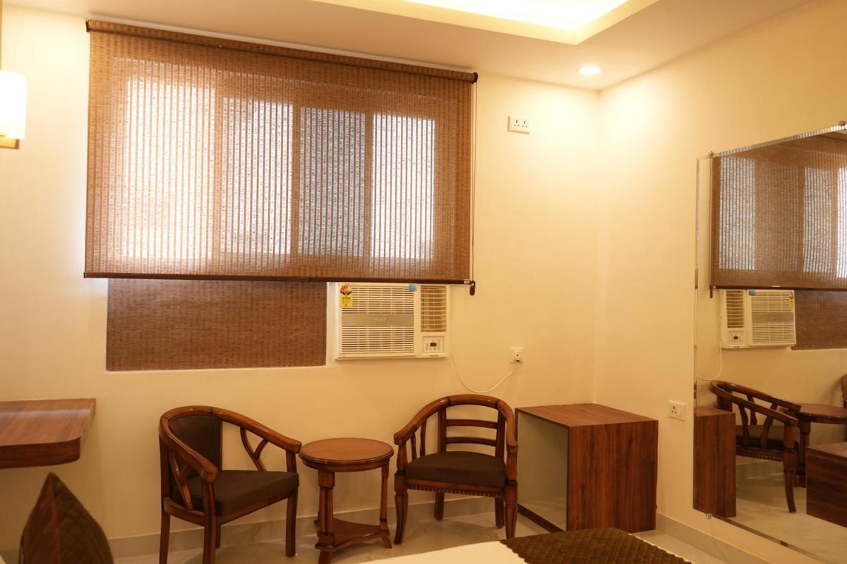 Hotel Golden Palace ลัคเนา ภายนอก รูปภาพ