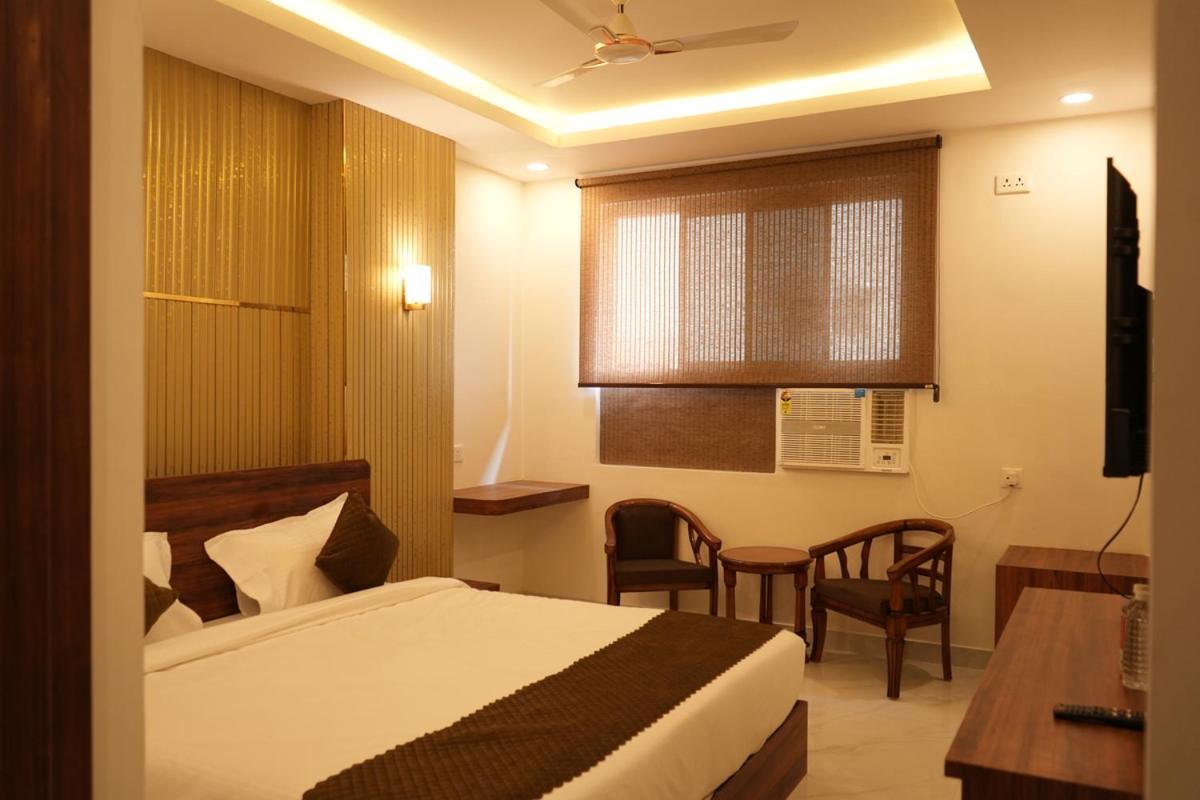 Hotel Golden Palace ลัคเนา ภายนอก รูปภาพ